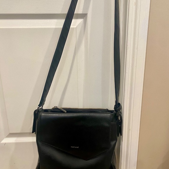 Matt and Nat purse - Picture 2 of 2